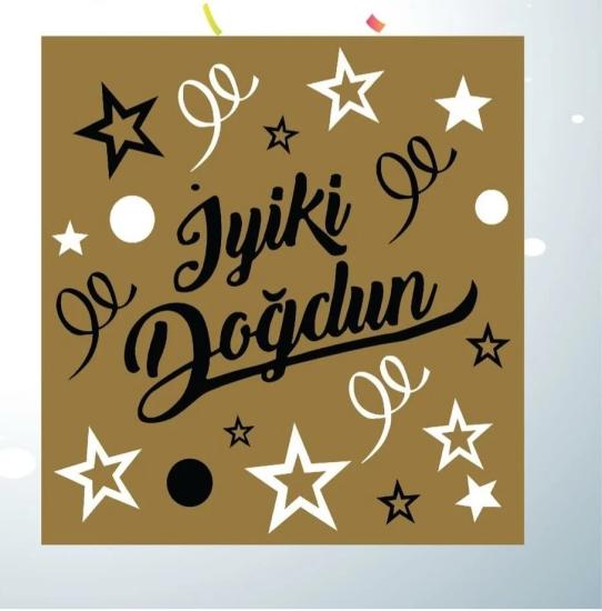 Toptan Plastik Masa Örtüsü İyiki Doğdun Gold